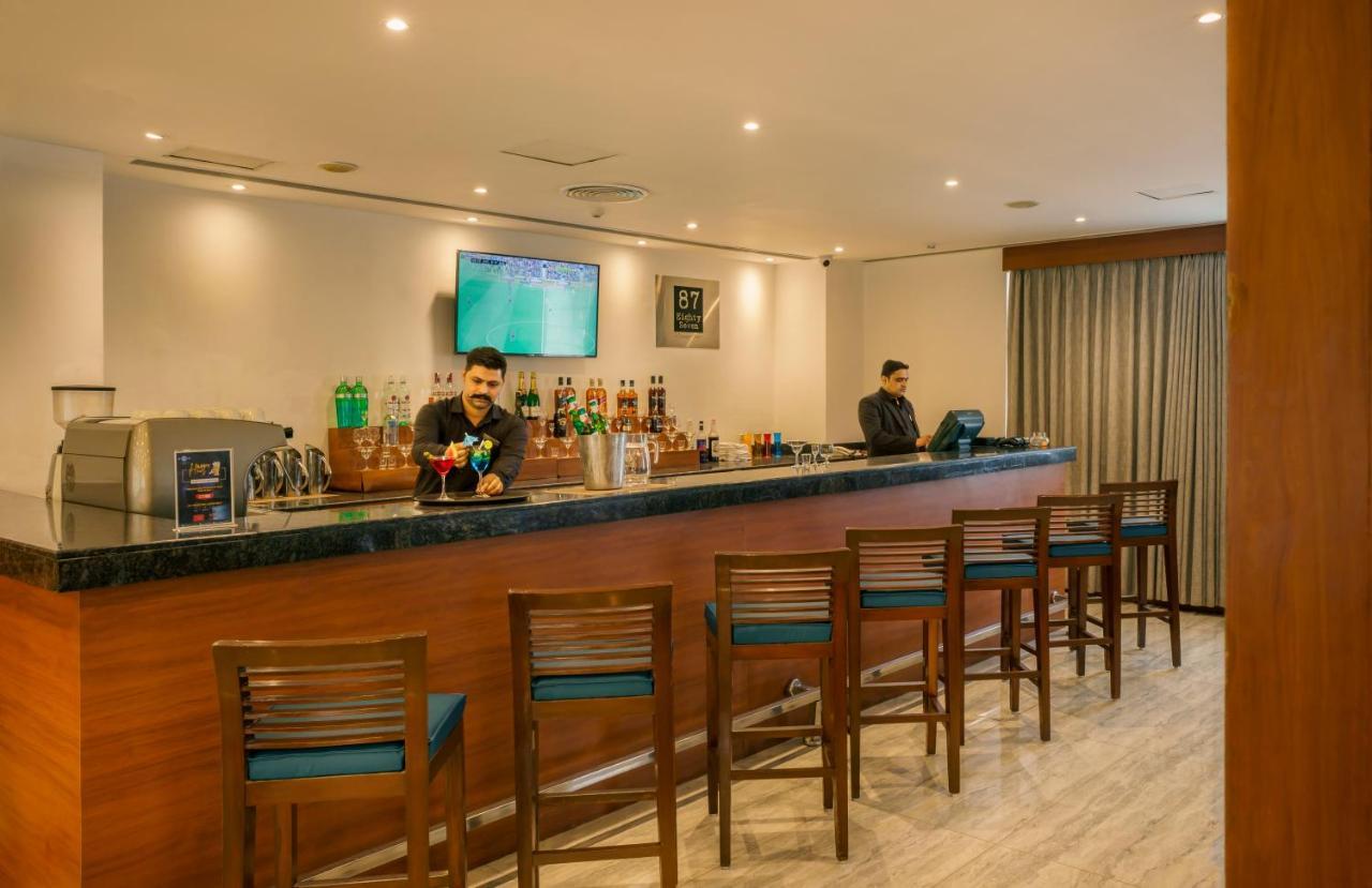 Caspia Hotel New Delhi Exterior foto