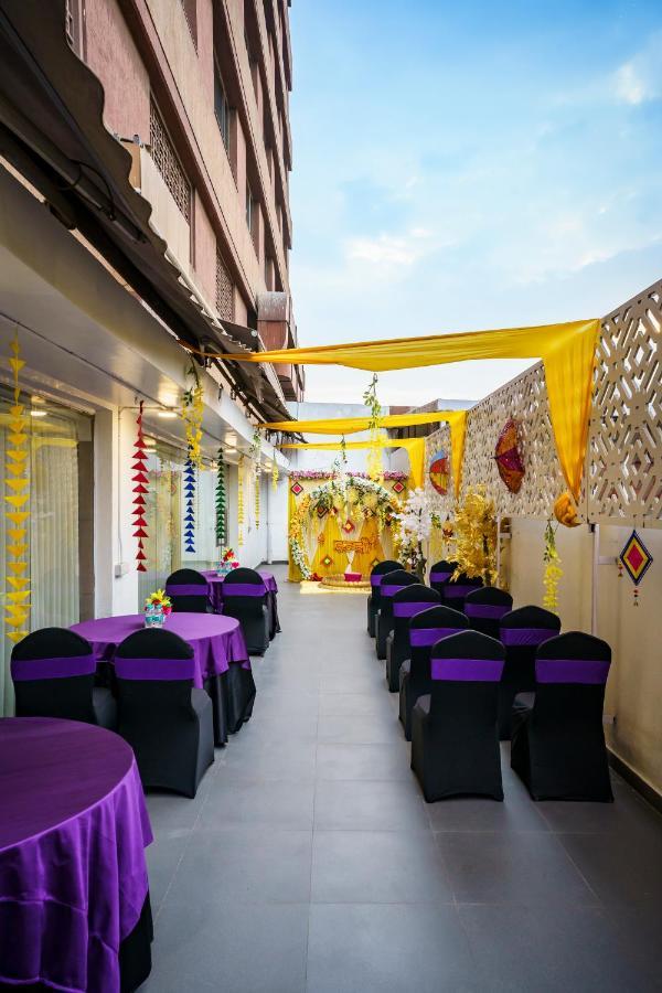 Caspia Hotel New Delhi Exterior foto