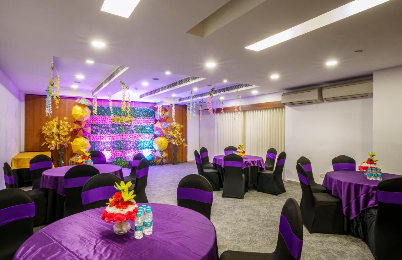 Caspia Hotel New Delhi Exterior foto