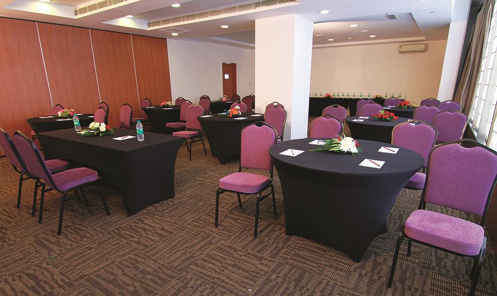 Caspia Hotel New Delhi Exterior foto