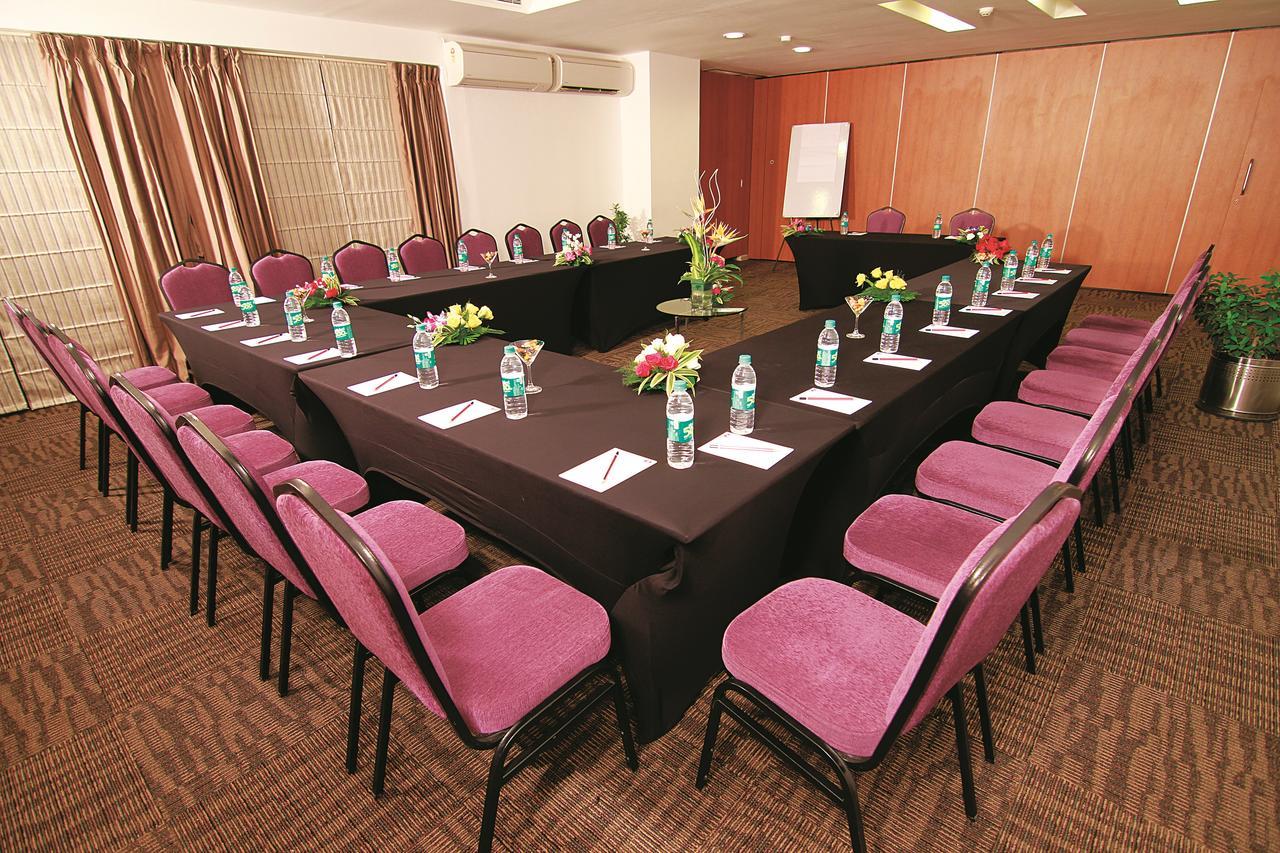 Caspia Hotel New Delhi Exterior foto